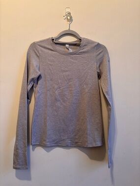ALO Yoga Long-Sleeve Crew Neck Top - Light Gray